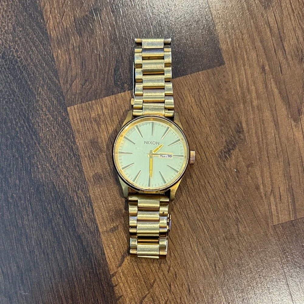 Nixon Gold-Tone Men's Watch The Sentry SS